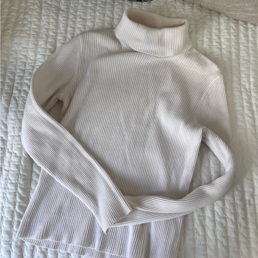 525 America Cream Ribbed Turtleneck Sweater
